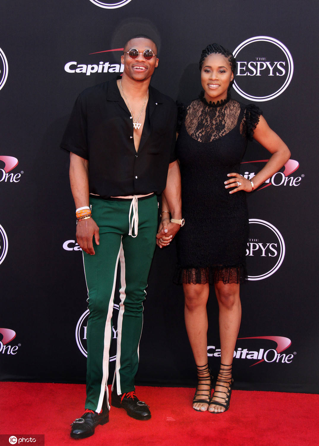 谁的起步更 谁的起步更